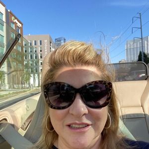 Meet your Posher, Carol